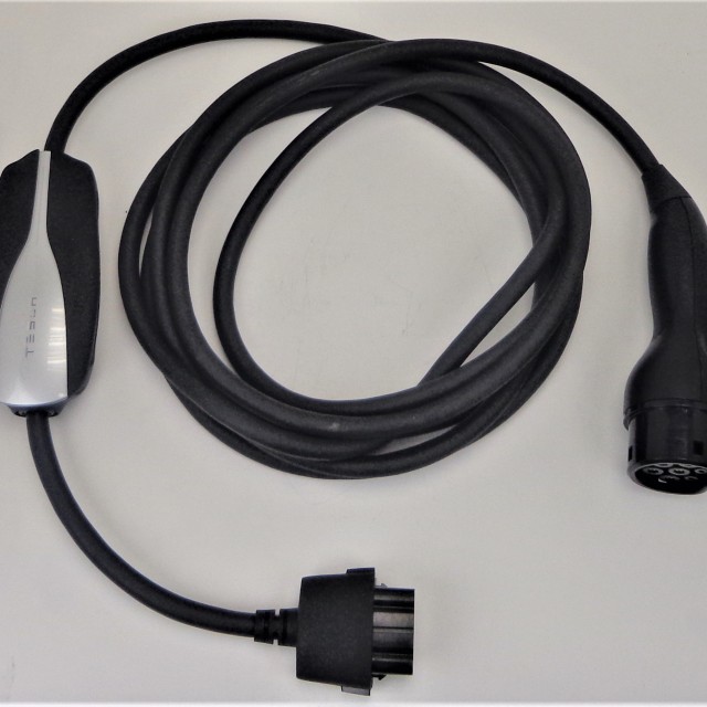 Tesla mobile connector
