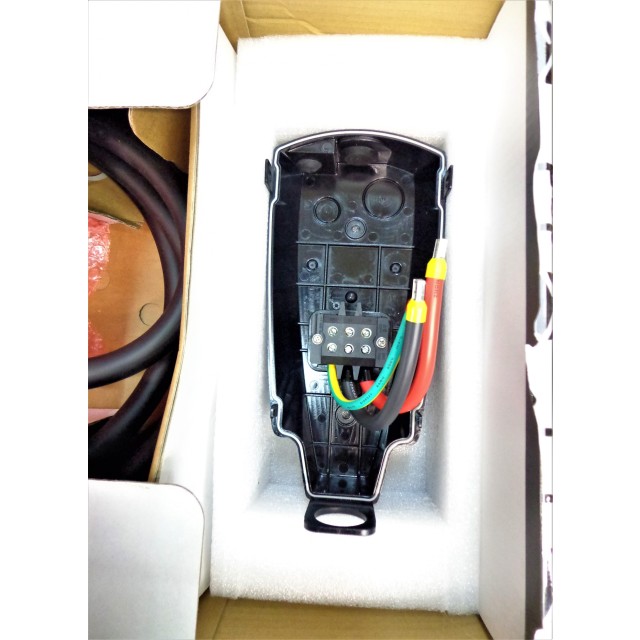 Тесла wall connector